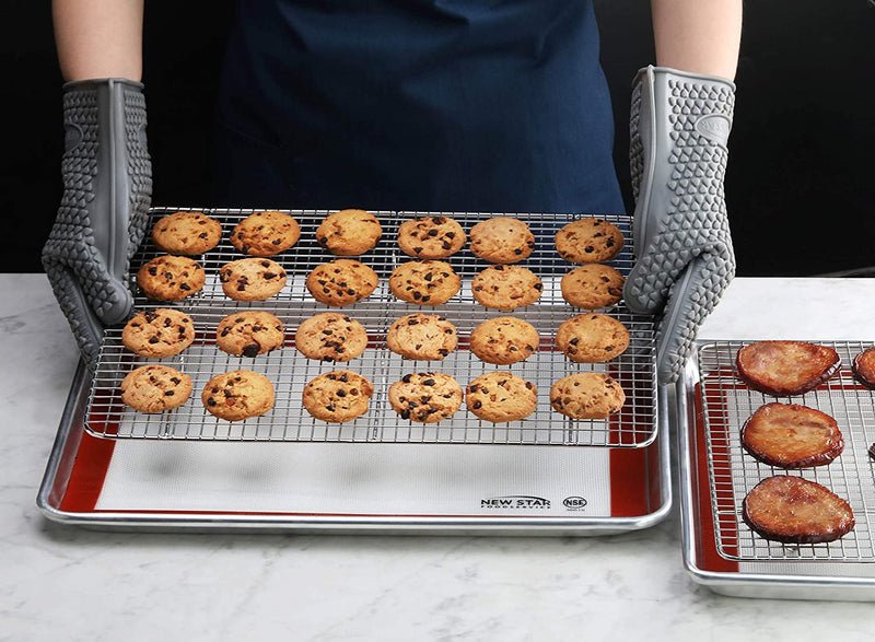 New Star Foodservice 1028751 Commercial-Grade Bun Pan/Baking Sheet, Baking Mat, Cooling Rack Combo, 1/4 and 1/2 Sizes Each