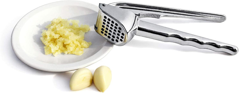 New Star Foodservice 38194 Commercial Grade Self Cleaning Cast Aluminum Garlic Press, 6.5-Inch