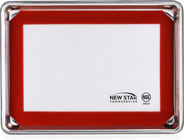 New Star Foodservice 38422 Commercial-Grade 18-Gauge Aluminum Sheet Pan/Bun Pan & Silicone Baking Mat Set, 9" L x 13" W x 1" H (Quarter Size)