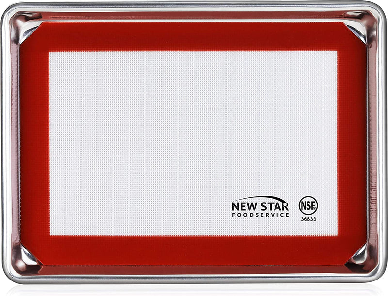 New Star Foodservice 38422 Commercial-Grade 18-Gauge Aluminum Sheet Pan/Bun Pan & Silicone Baking Mat Set, 9" L x 13" W x 1" H (Quarter Size)